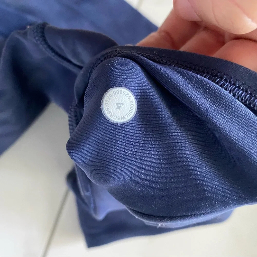 Lululemon - Invigorate 25” - size 4 - Picture 5 of 6
